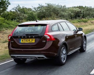 Volvo V60 Cross Country estate rear action