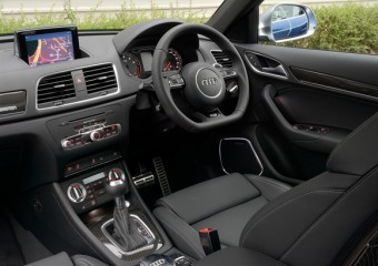 Audi RS Q3 inside front