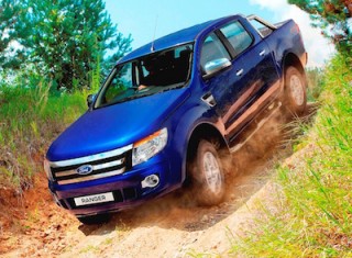 Ford Ranger Double Cab front side off road