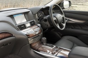 Infiniti Q70 interior front driver