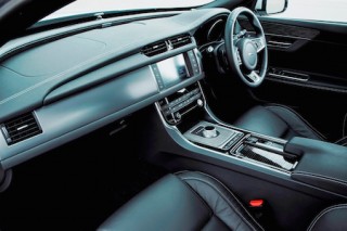 Jaguar XF R Sport auto front interior