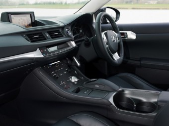 Lexus CT 200h front interior