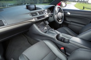 Lexus CT200h front interior