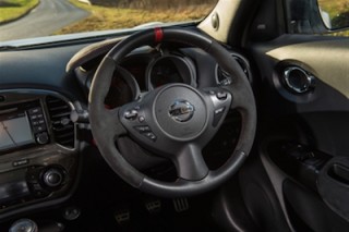 Nissan Juke Nismo RS inside front