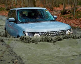 Range Rover Hybrid under water