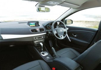 Renault Fluence front interior
