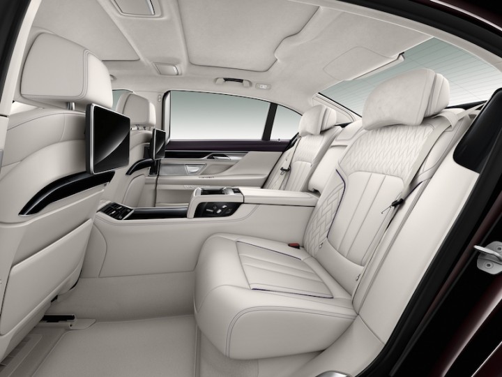 Roomy and refined rear seats for two