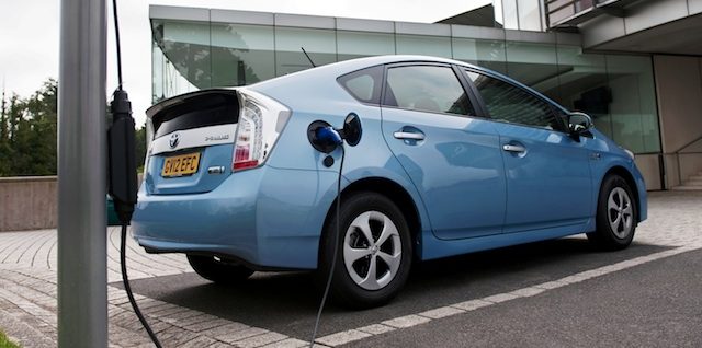Used dealers struggle with booming evs