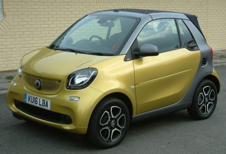 smart-fortwo-cabrio-front-static-2