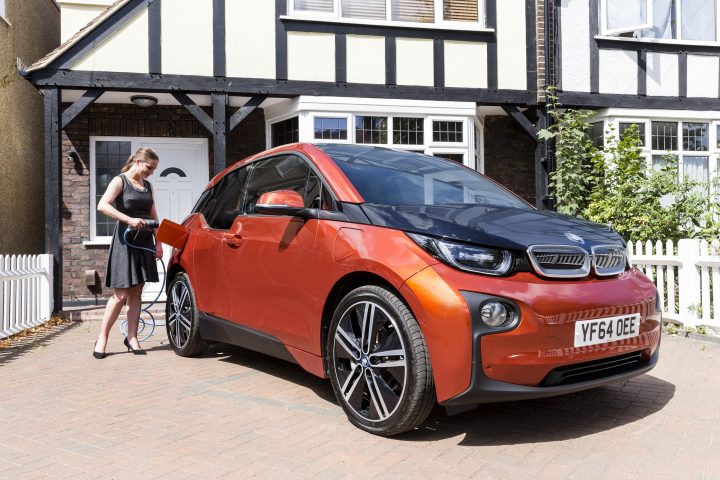 Stretching the imagination to the real range of EVs