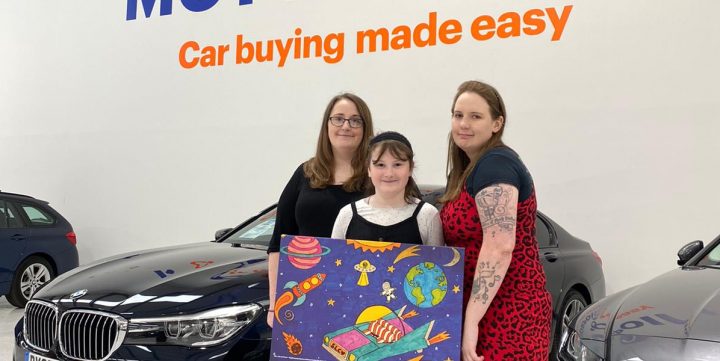 Artist Sian scoops car showroom prize