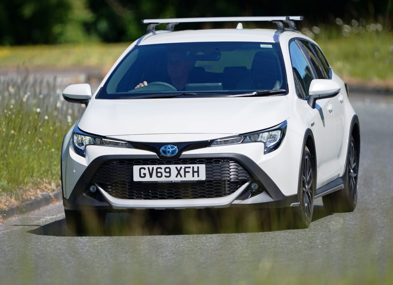 Sunday drive Toyota Corolla Touring Sports Trek 1.8 Hybrid Wheels