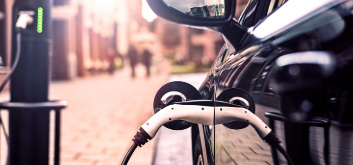Majority of drivers want controversial kerbside charging