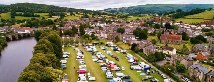 Stars come out for Nicky Grist Stages