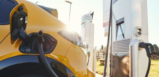 EU lawmakers pushing back on EV deadline