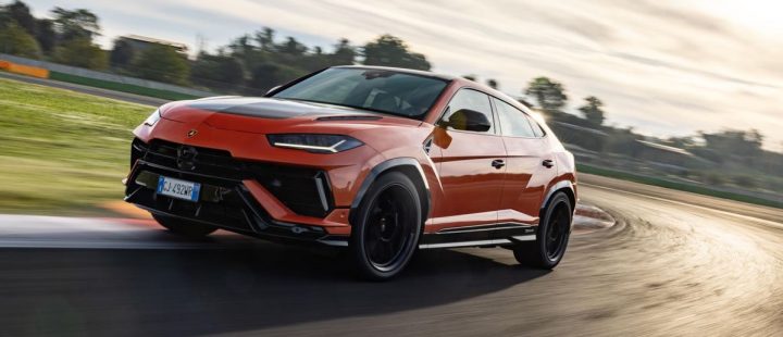 Lambo engine note really is musical