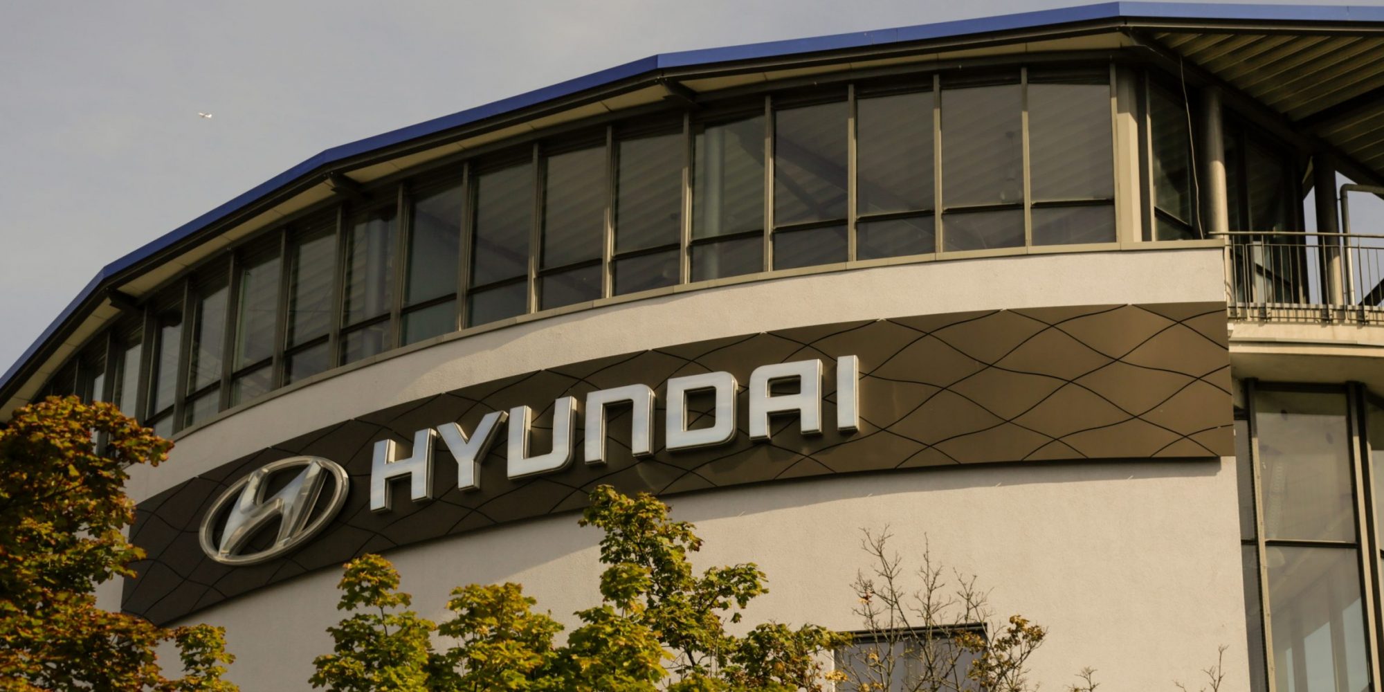 Hyundai cutting UK partners but not showrooms